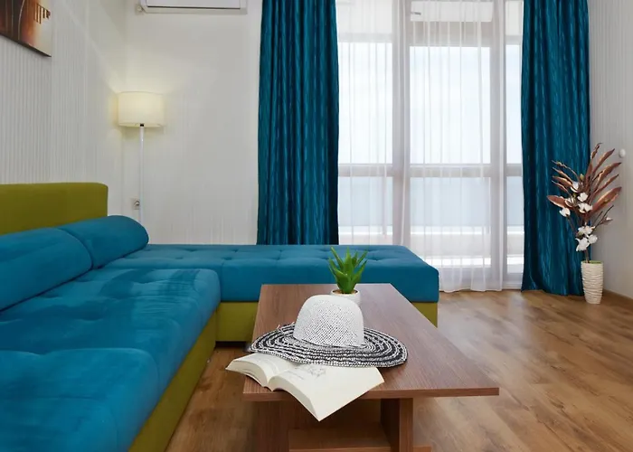 Paradise Hotel Elenite