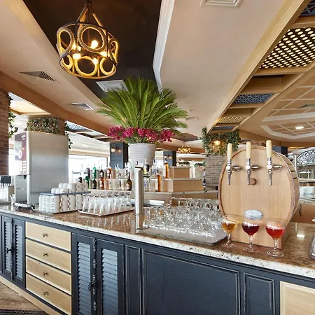 Szálloda Paradise 5*