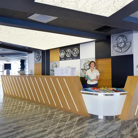 Szálloda Paradise 5*