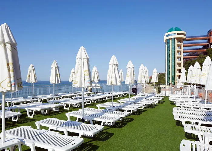 Paradise Hotel Elenite